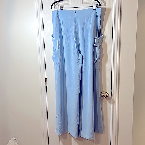 Ladies 2 piece spring/summer ensemble,a beautiful light blue, new never worn, - Picture 4 of 8